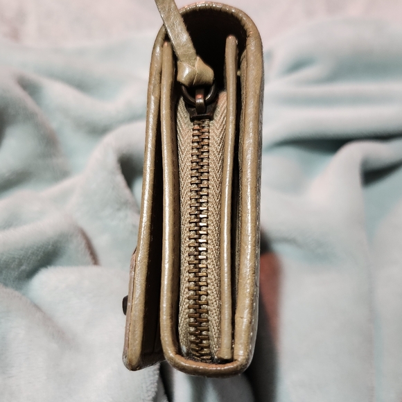 618. Pre-loved Balenciaga classic continental long leather wallet - Picture 3 of 7